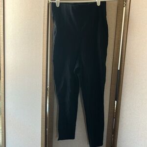 FINAL MARKDOWN Shape FX Classic Black leggings medium